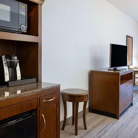Hilton Garden Inn Roanoke Exterior photo
