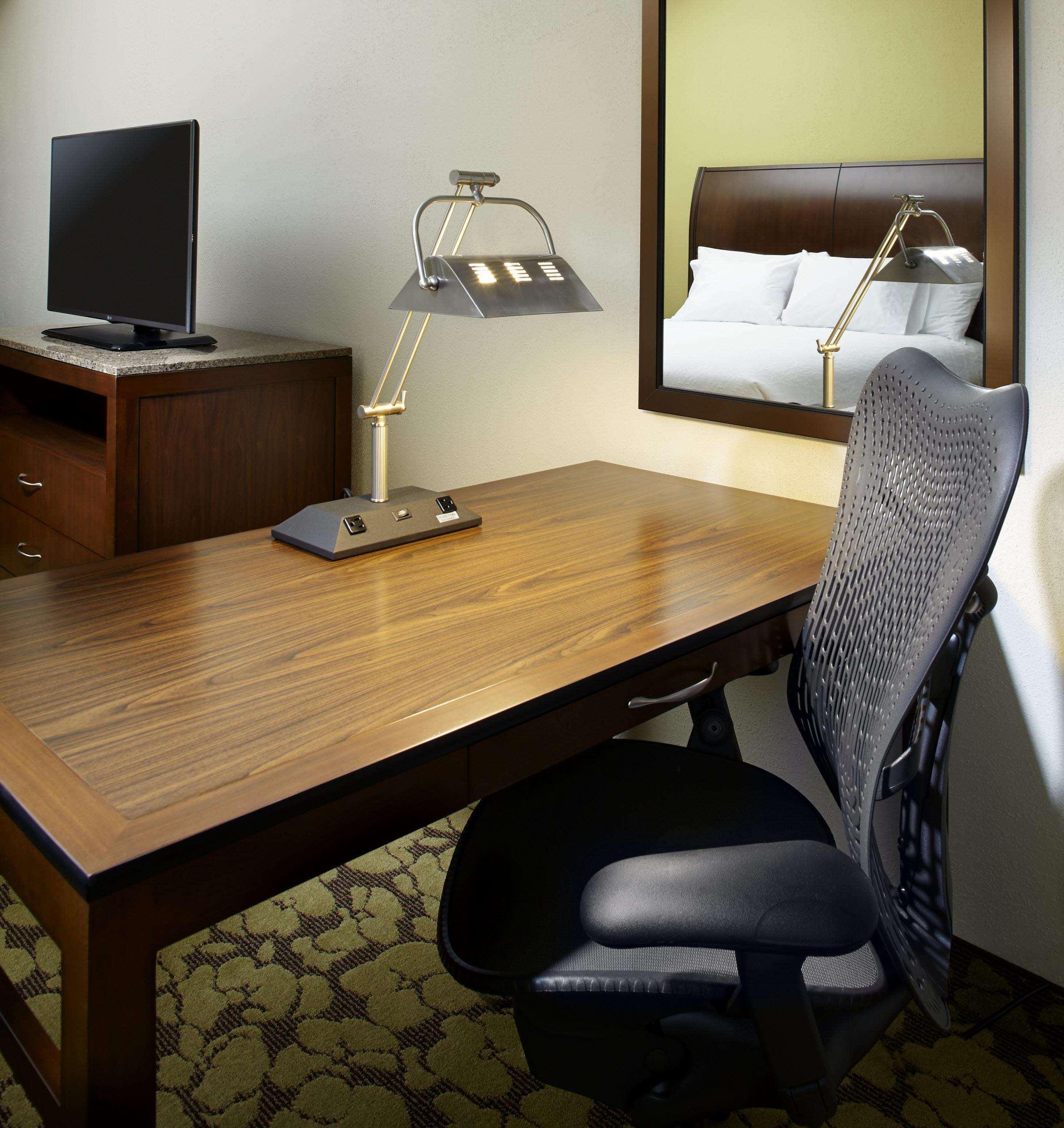 Hilton Garden Inn Roanoke Exterior photo