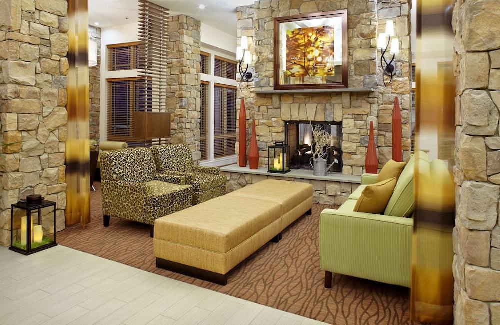 Hilton Garden Inn Roanoke Exterior photo