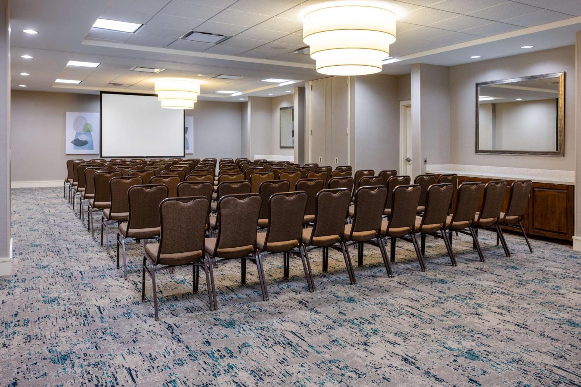 Hilton Garden Inn Roanoke Exterior photo