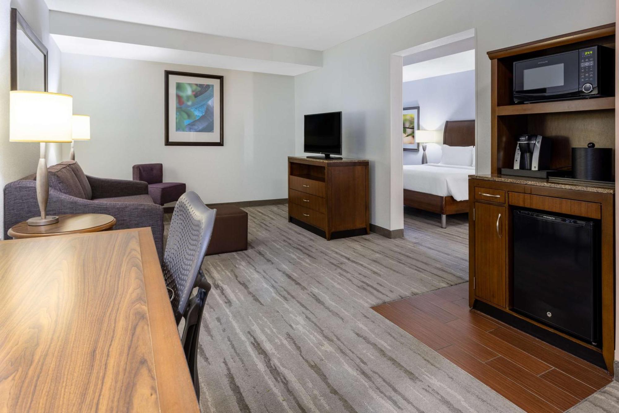 Hilton Garden Inn Roanoke Exterior photo