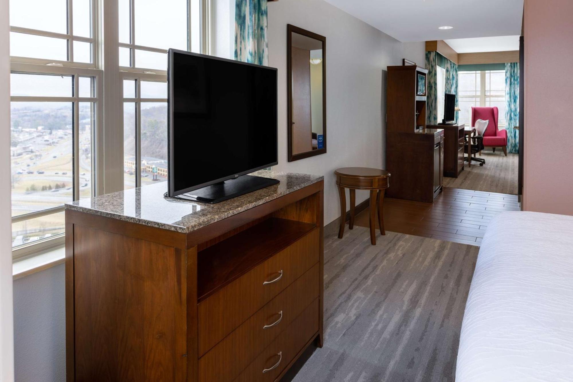 Hilton Garden Inn Roanoke Exterior photo