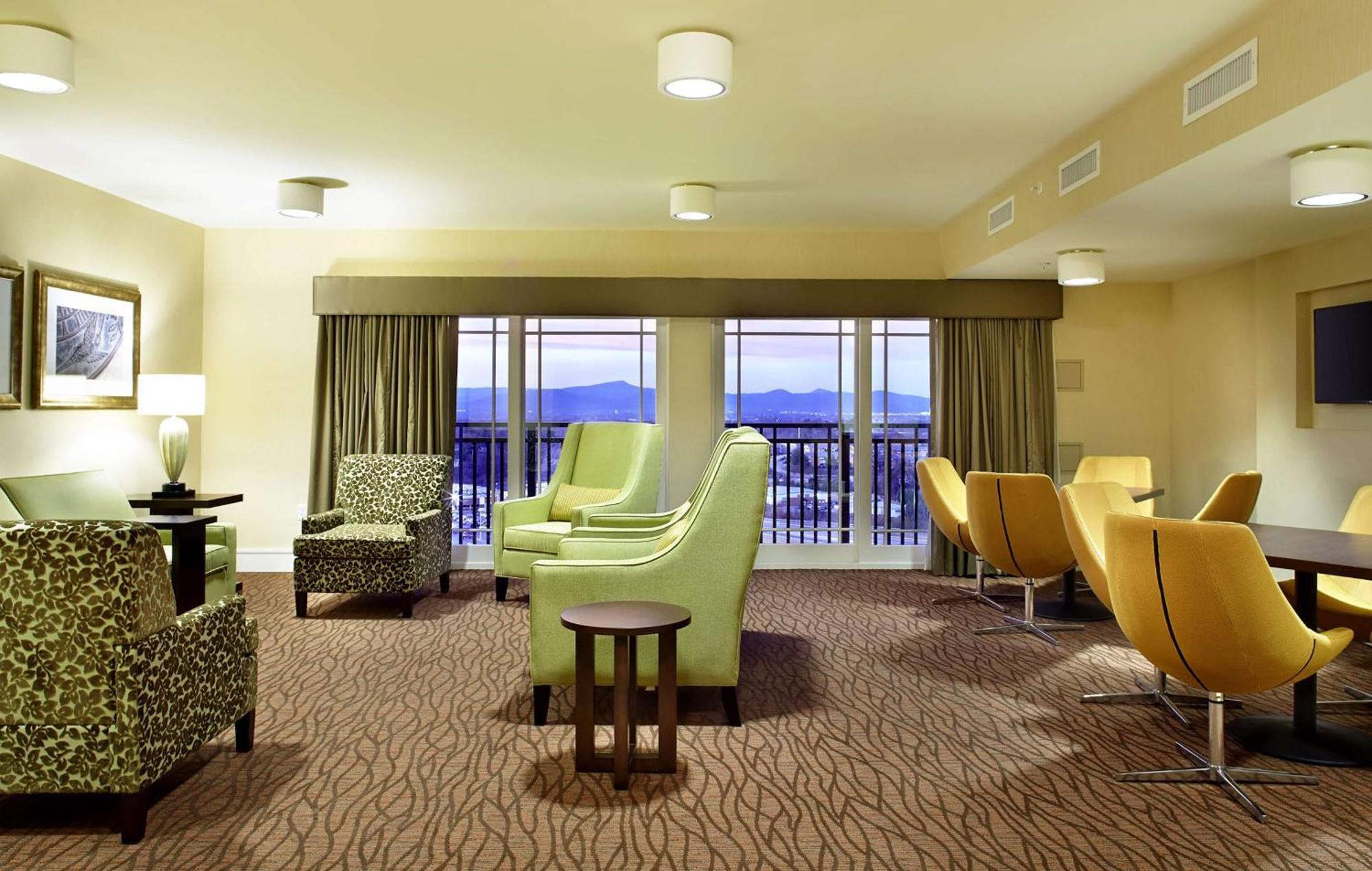 Hilton Garden Inn Roanoke Exterior photo